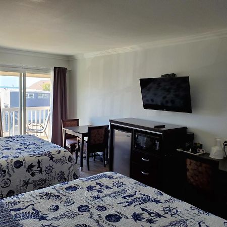 Ocean Surf Inn & Suites Huntington Beach Exterior photo